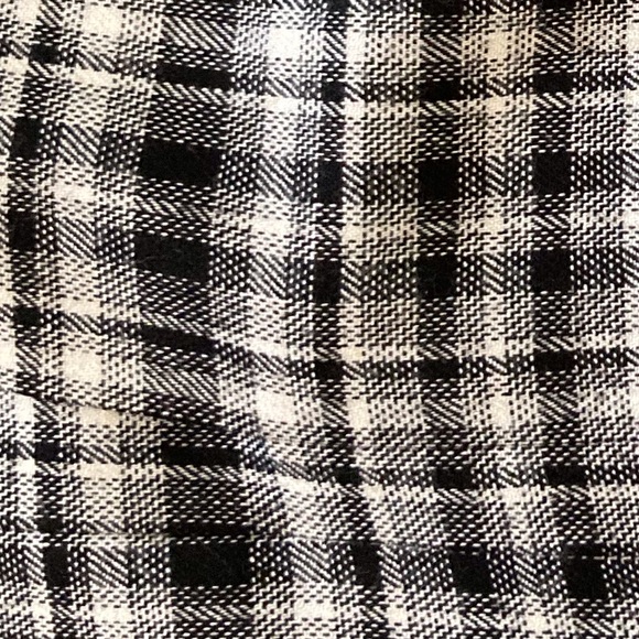 Anne Klein Black and White Plaid Skirt, size 2P - Picture 2 of 3